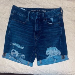 AE sz 6-8 shorts ripped